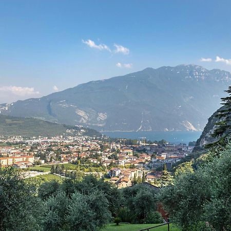 Apartamento La Terrazza Di Vincent Sul Garda Riva del Garda Exterior foto