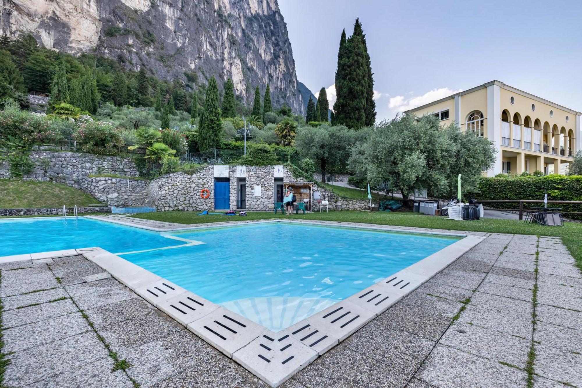Apartamento La Terrazza Di Vincent Sul Garda Riva del Garda Exterior foto